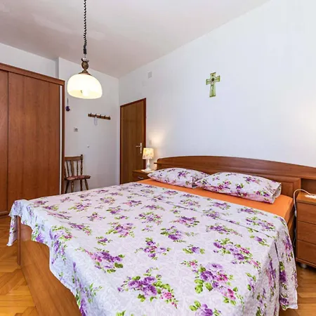 Holiday home By The Sea With Terrace & Ocean Views On Iovo - Two Bedroom *